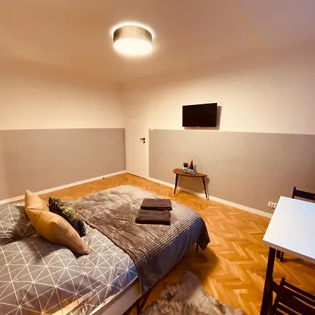 Hostel Clicktheflat Karmelicka Varşova