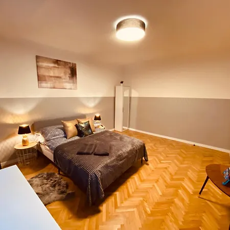 Clicktheflat Karmelicka *