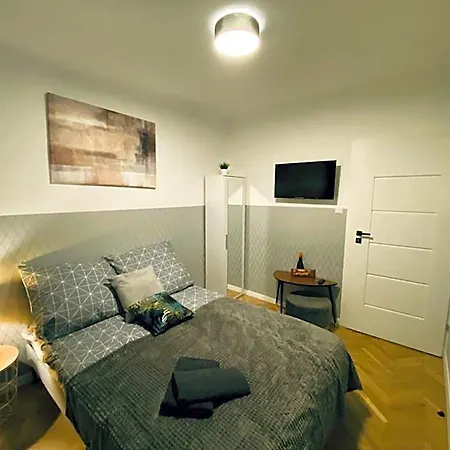 Clicktheflat Karmelicka *