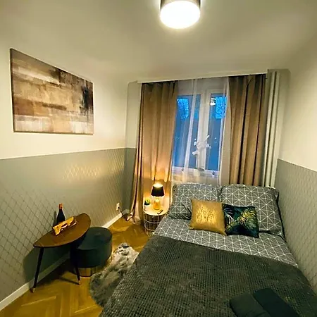 Clicktheflat Karmelicka * Varsóvia