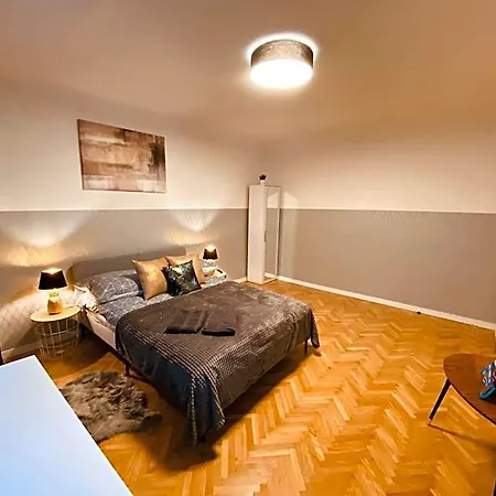 Albergue Clicktheflat Karmelicka
